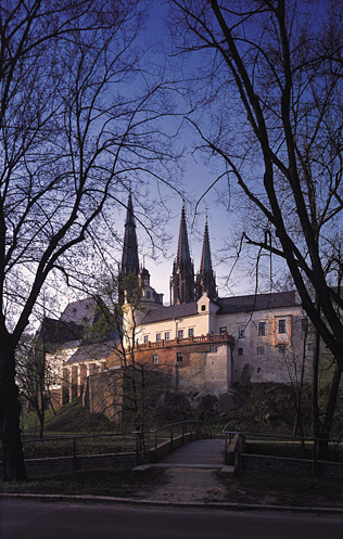 ARCIDIECÉZNÍ MUZEUM V OLOMOUCI, realizace 2000  - 2006 , architektonická soutěž