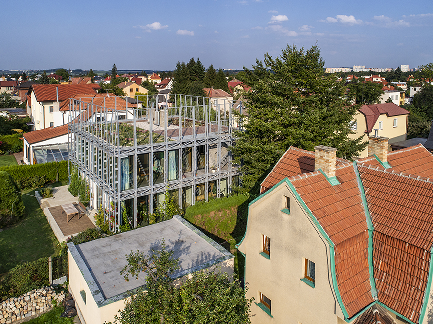 DŮM V OCELOVÉM KORZETU - PRAHA, realizace 2015 -2019
